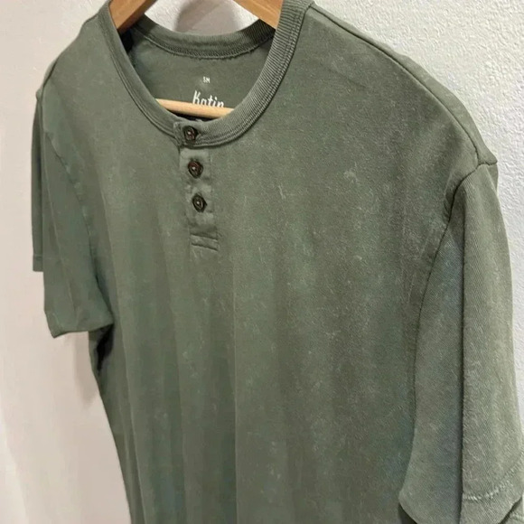 Katin Short Sleeve Henley - Olive Sand Wash - Size Small - Picture 4 of 5